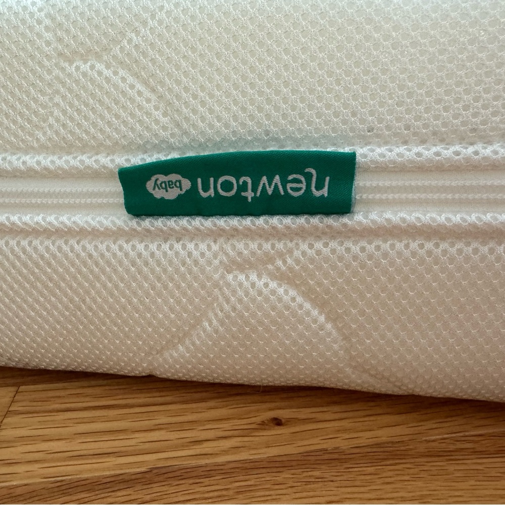 Newton White crib mattress - Picture 13 of 13